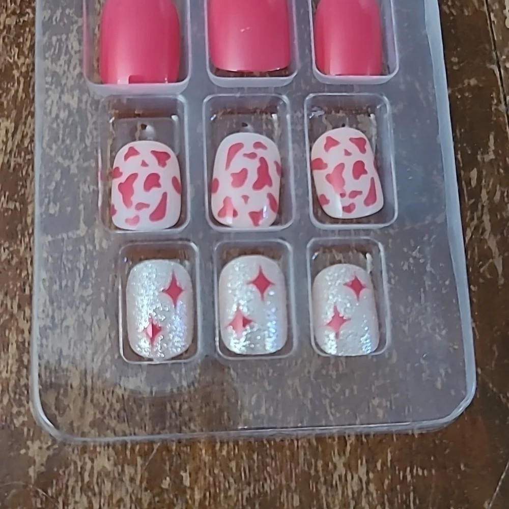 2/$16 Pink Stars Press On Nails
